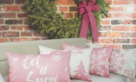 JOJOGOGO Pink Christmas Lumbar Pillow Covers Review